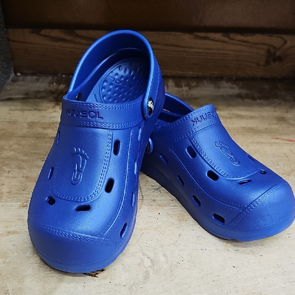 Womens Nuusol Blue Clogs with Perforated Design and Thick Sole Size 7